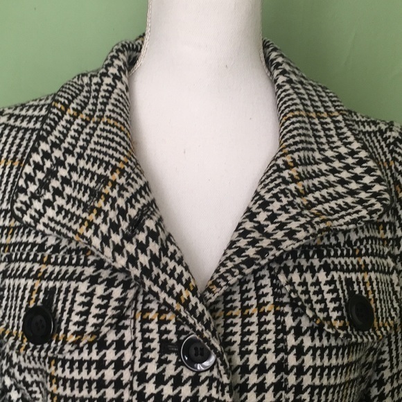 AGB belted houndstooth pea coat with yellow accent - Picture 7 of 12